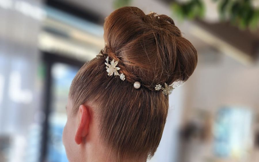 Chignon con fermaglio gioiello